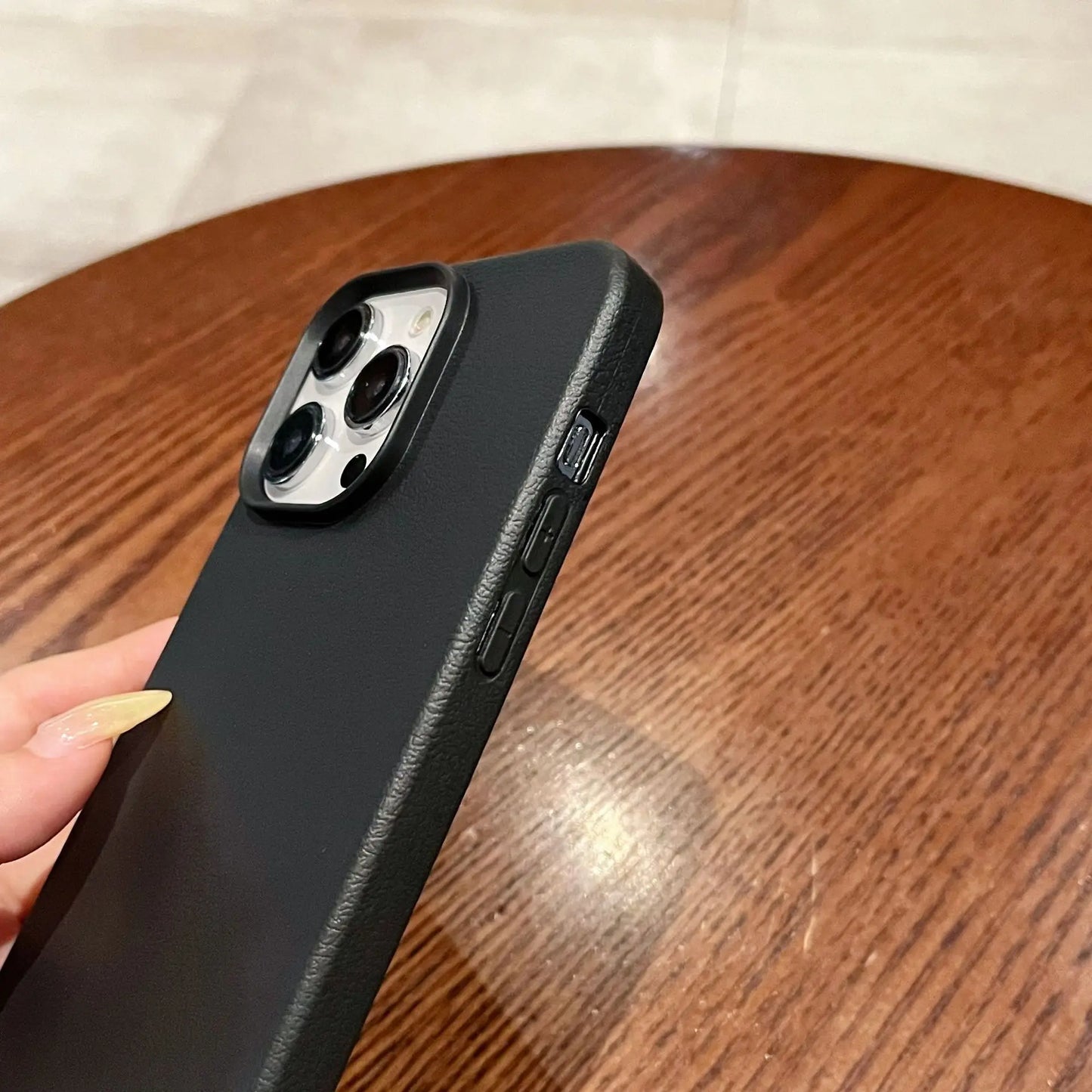 Capa de celular luxuosa de couro com linhas de lichia e silicone para iPhone 16, 15, 14, 13, 12, 11 Pro Max, X, XS, XR Max Plus, macia e à prova de choque, capa completa
