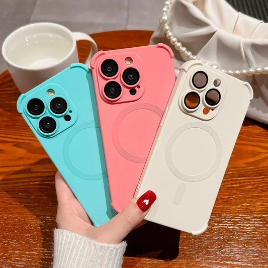 Capa de luxo preta de alta qualidade para carregamento sem fio Magsafe para iPhone 16, 15, 14, 13, 12 Pro Max, com lente magnética macia e à prova de choque